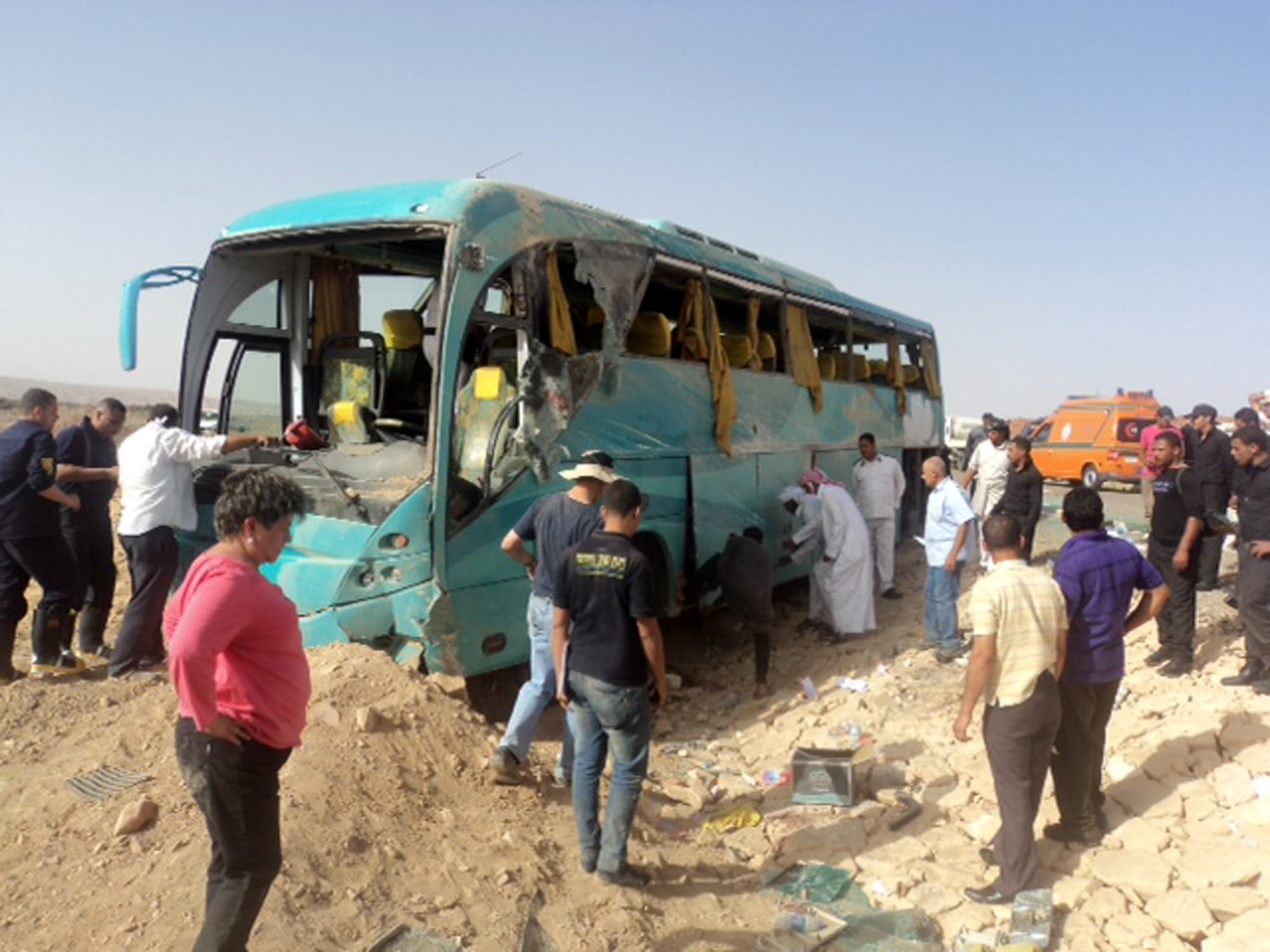 6 Mexican tourists killed in Egypt bus accident. 
