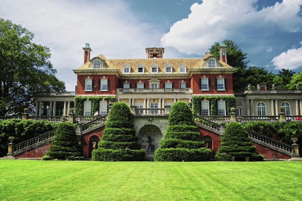 Phipps Mansion on Long Island, New York inspired the set of the latest Great Gatsby film. 