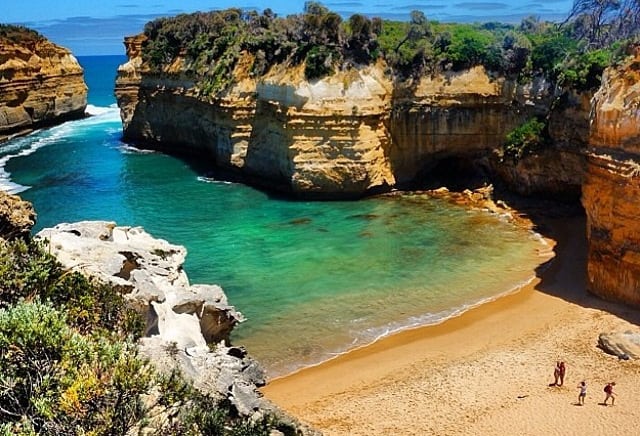 This picture of a stop along the Great Ocean Road is the fourth most-liked travel industry image on Instagram. 