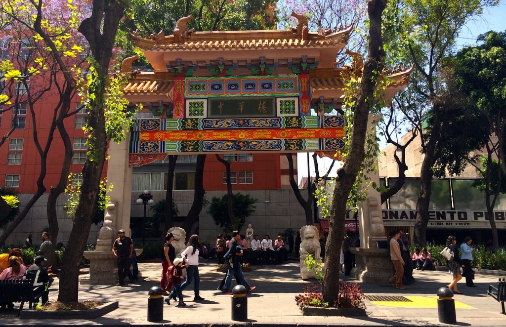 A gate in Mexico City's Chinatown. 