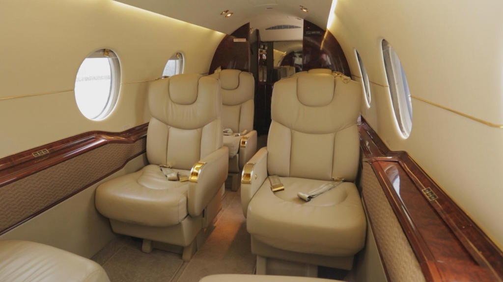 OneJet is flying nonstop routes in six-seat Hawker 400 executive jets from Indianapolis, Milwaukee and Pittsburgh.