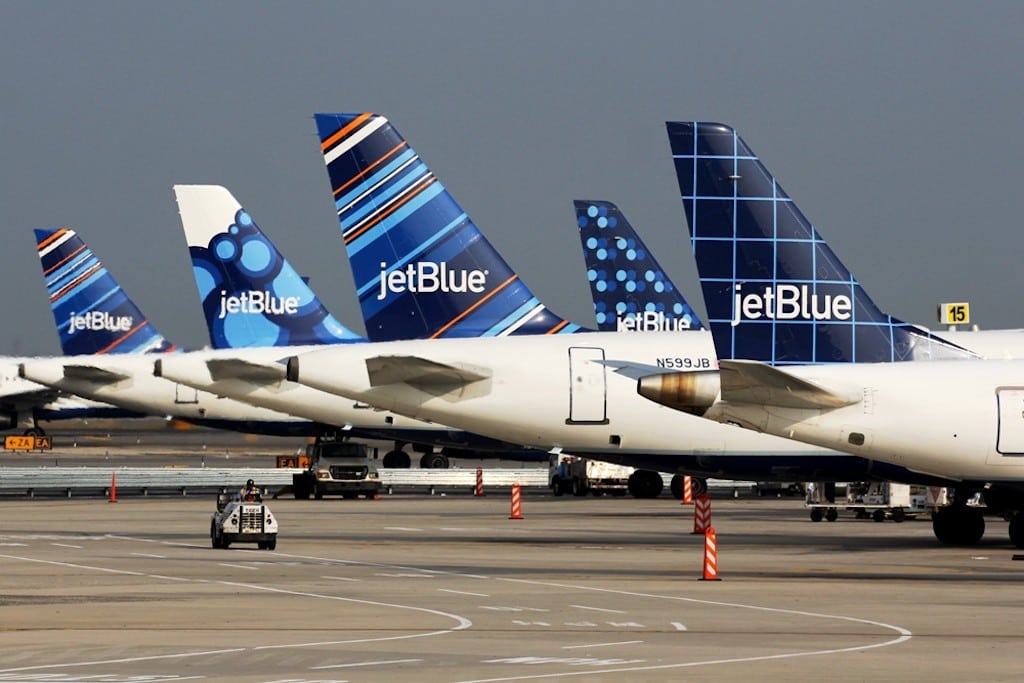 JetBlue's Airbus A320s may have been carrying more checked bags than expected in the third quarter of 2015 because passengers were checking more first bags than the airline had envisioned.