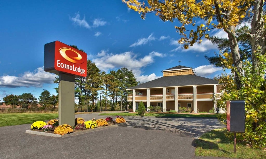 A promotional image of an Econo Lodge property, one of Choice Hotels' many brands. 