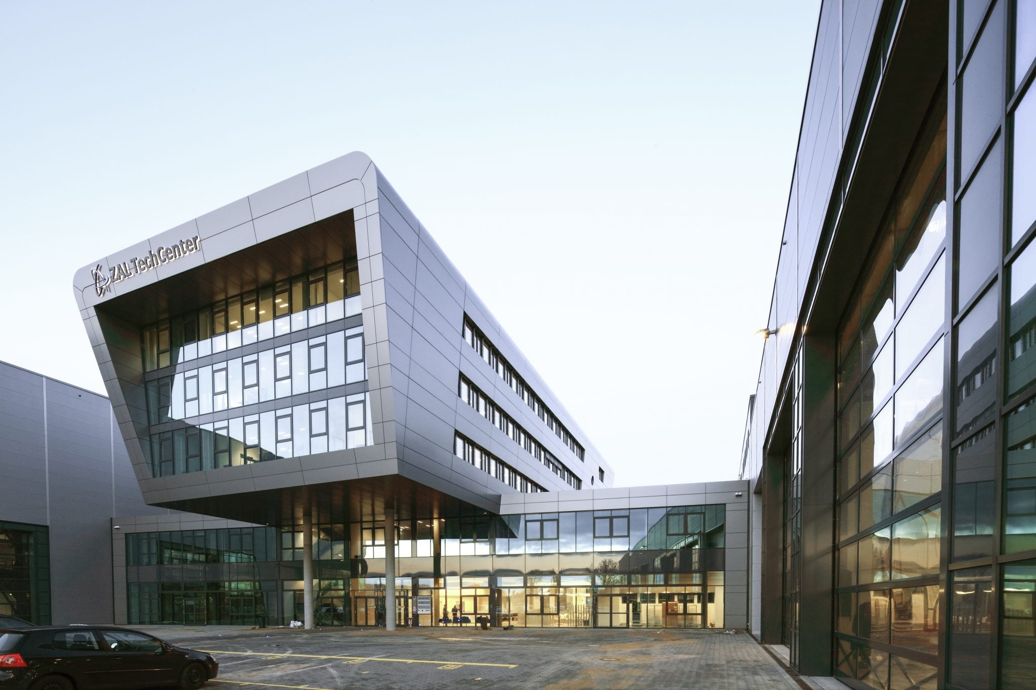 The new ZAL Centre of Applied Aeronautical Research in Hamburg/The new ZAL Centre of Applied Aeronautical Research in Hamburg