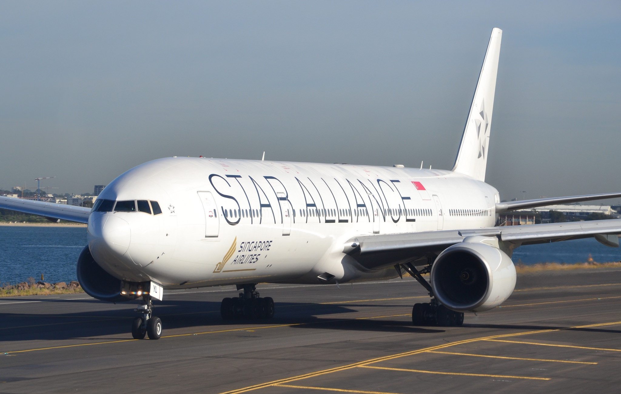Star Alliance Livery Singapore Airlines. 