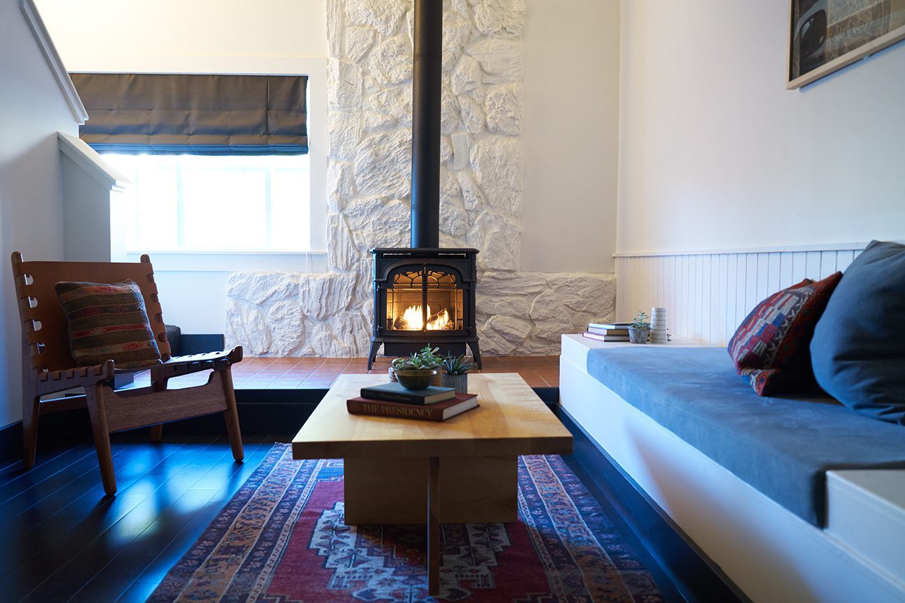 A living room where guests relax at Scribner's Catskill Lodge.