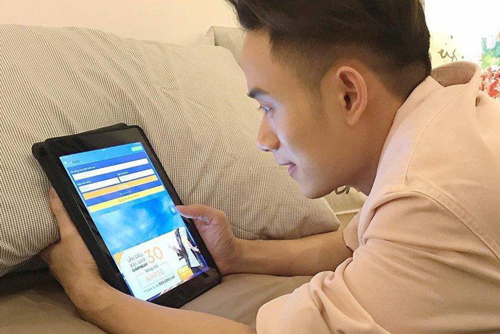 A user tries to book travel on Vntrip. The startup's fundraising in the past year makes it the third-most successful Vietnamese startup at fundraising after two non-travel companies Momo, which raised $28 million, and F88, which raised $10 million.