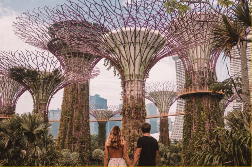Popular Instagram travel couple Diana&Marcin visit Singapore’s Gardens by The Bay.