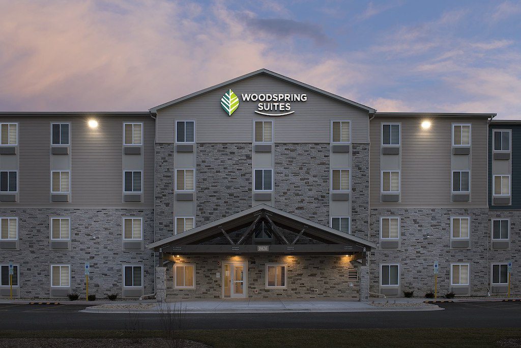 A portfolio focused largely on economical and extended stay brands positions Choice Hotels for growth in a downturn, company leaders said Monday.