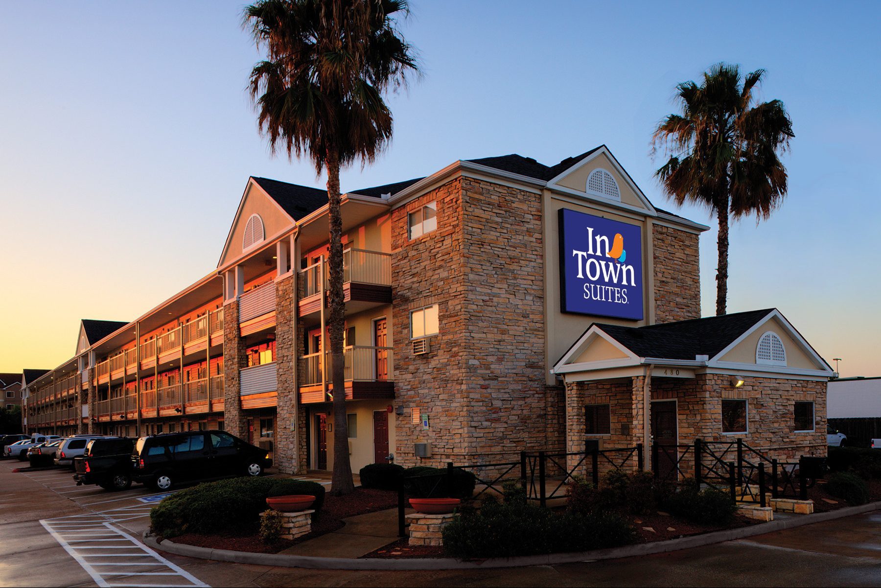 InTown Suites  / Wikimedia