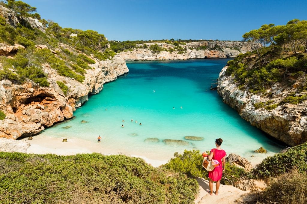 Mallorca's tourism industry continues to suffer as stakeholders campaign for government action.