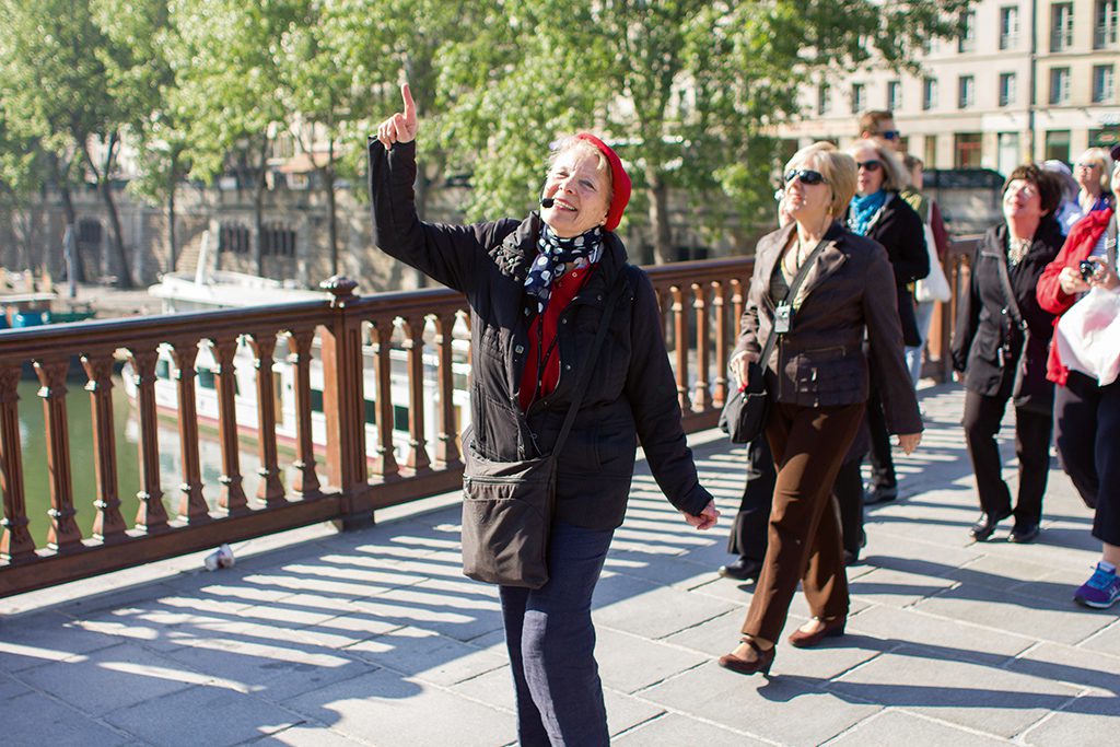 seniors on a tour in Paris