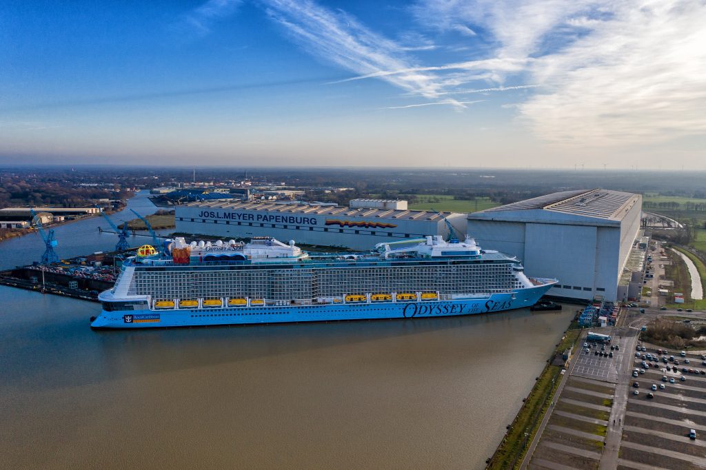 Odyssey of the Seas Royal Caribbean_by Dirk Vorderstabe Flickr Commons