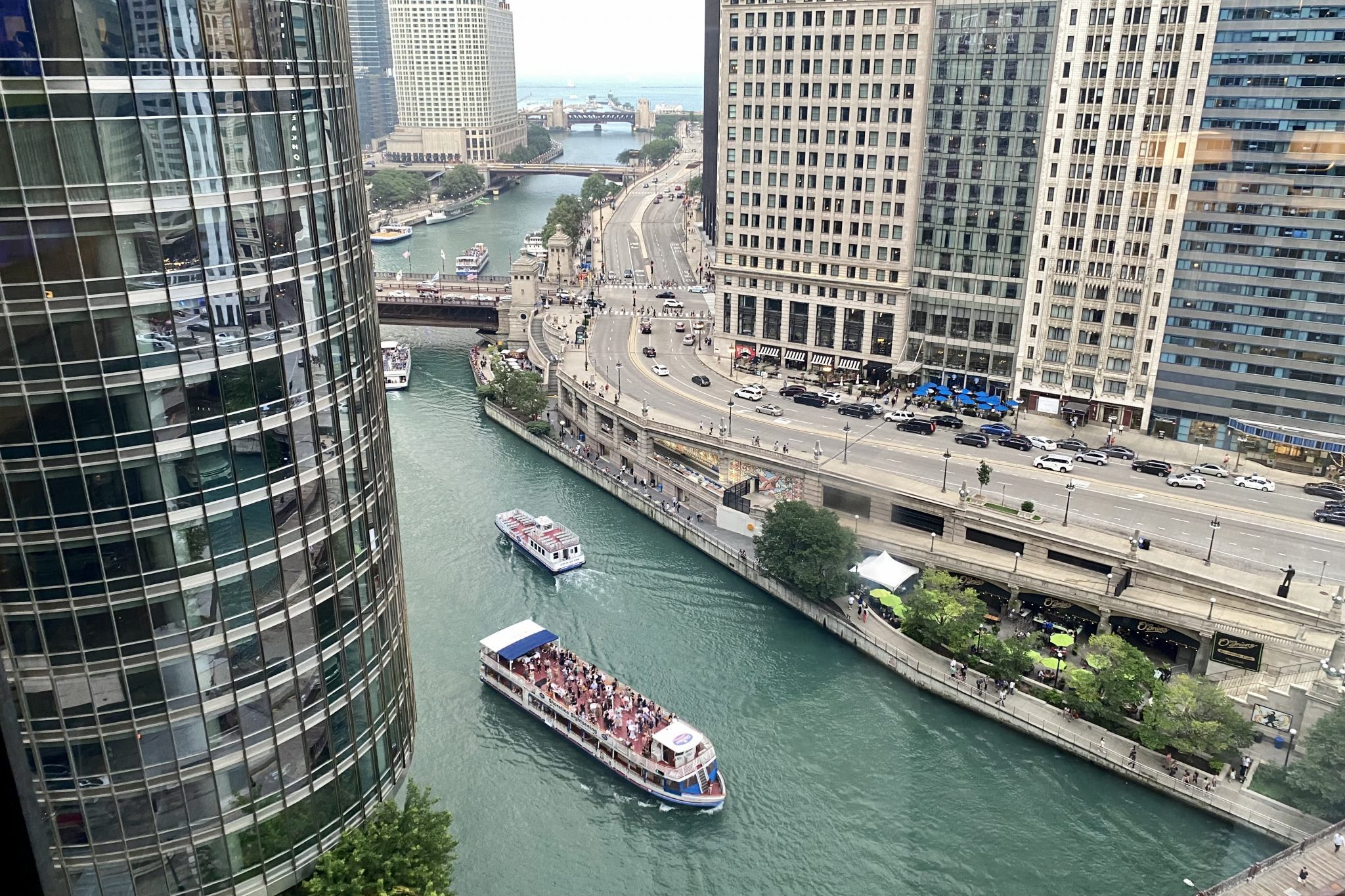 Tourist cruise boats on the Chicago River. 