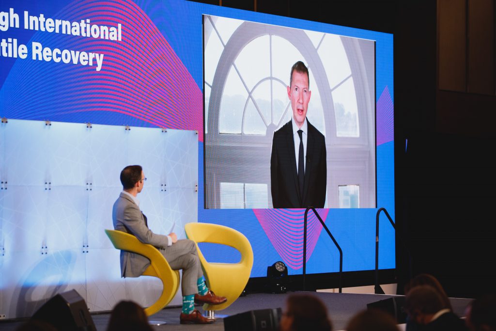 Air France KLM CEO Benjamin Smith (right) in discussion with Airline Weekly Airlines Reporter Edward Russel at Skift Global Forum, Sept. 22, 2021.