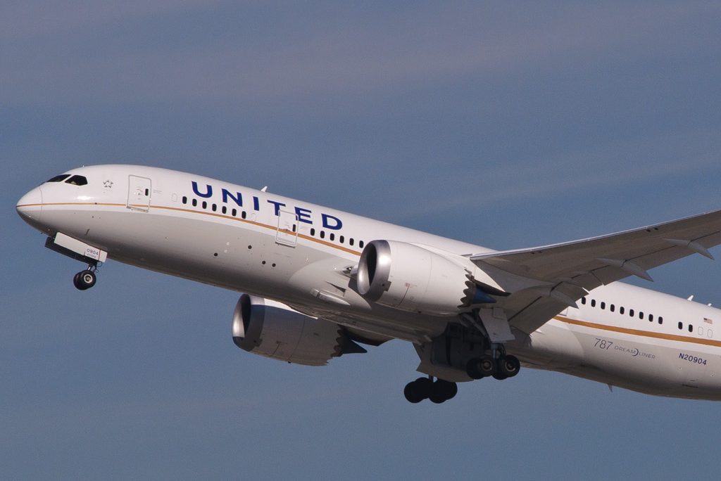 A United Airlines aircraft. Photo Credit: Flickr.com https://www.flickr.com/photos/skinnylawyer/8353073666 InSapphoWeTrust