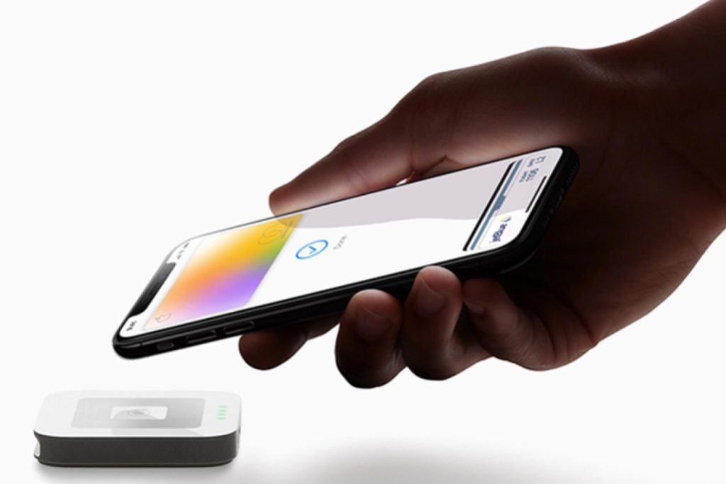 Apple Pay transaction promotional image