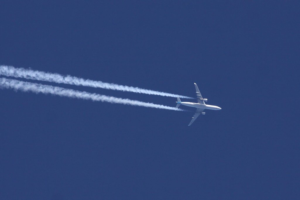 Picture are contrails from a KLM Airbus plan in 2020. 