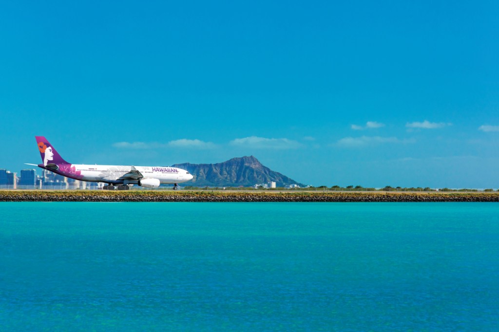 hawaiian airlines Airbus A330 Reef Runway Diamond head in 2015 source hawaiian airlines