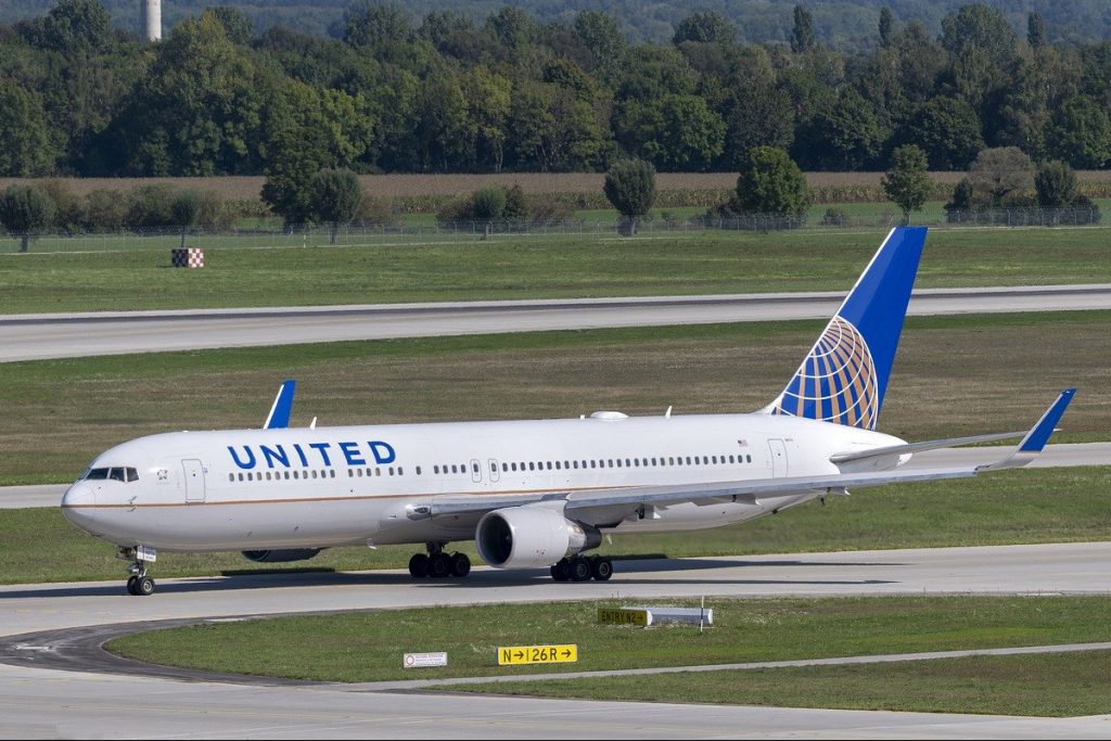 The Federal Aviation Administration may hire a United pilot to serve as its new administrator  