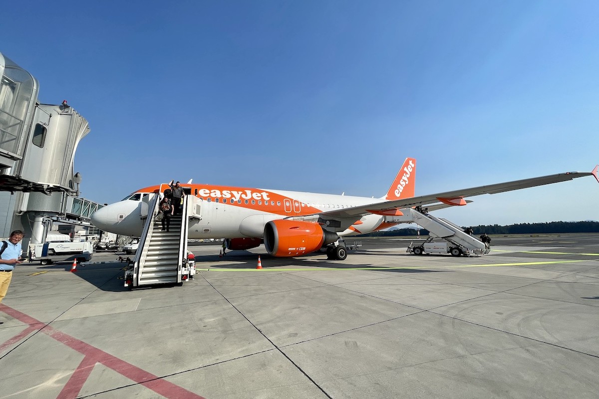 An EasyJet Airbus A319 at Ljubljana Airport in July 2022. Source: Edward Russell / Skift.