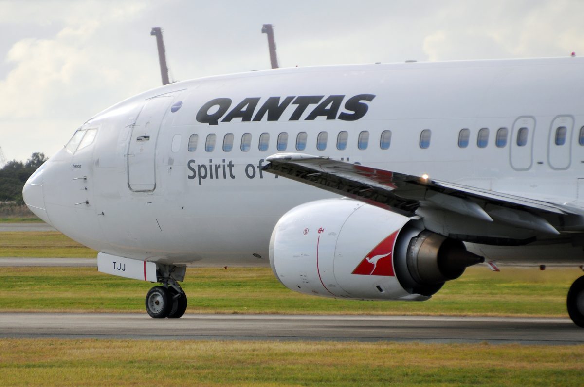 A Boeing 737-476 of Qantas at Brisbane International Airport. 