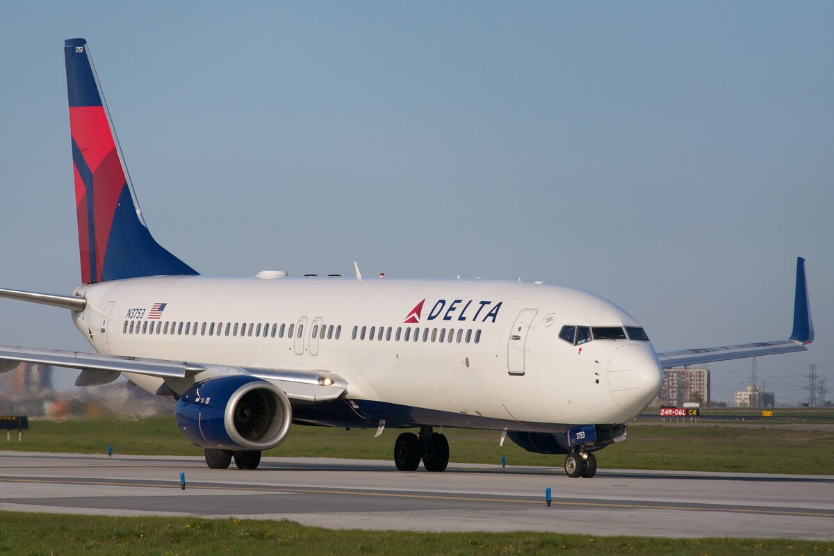 A Delta Boeing 737-800 in Toronto. Source: BriYYZ/Flickr  https://www.flickr.com/photos/bribri/7126521763