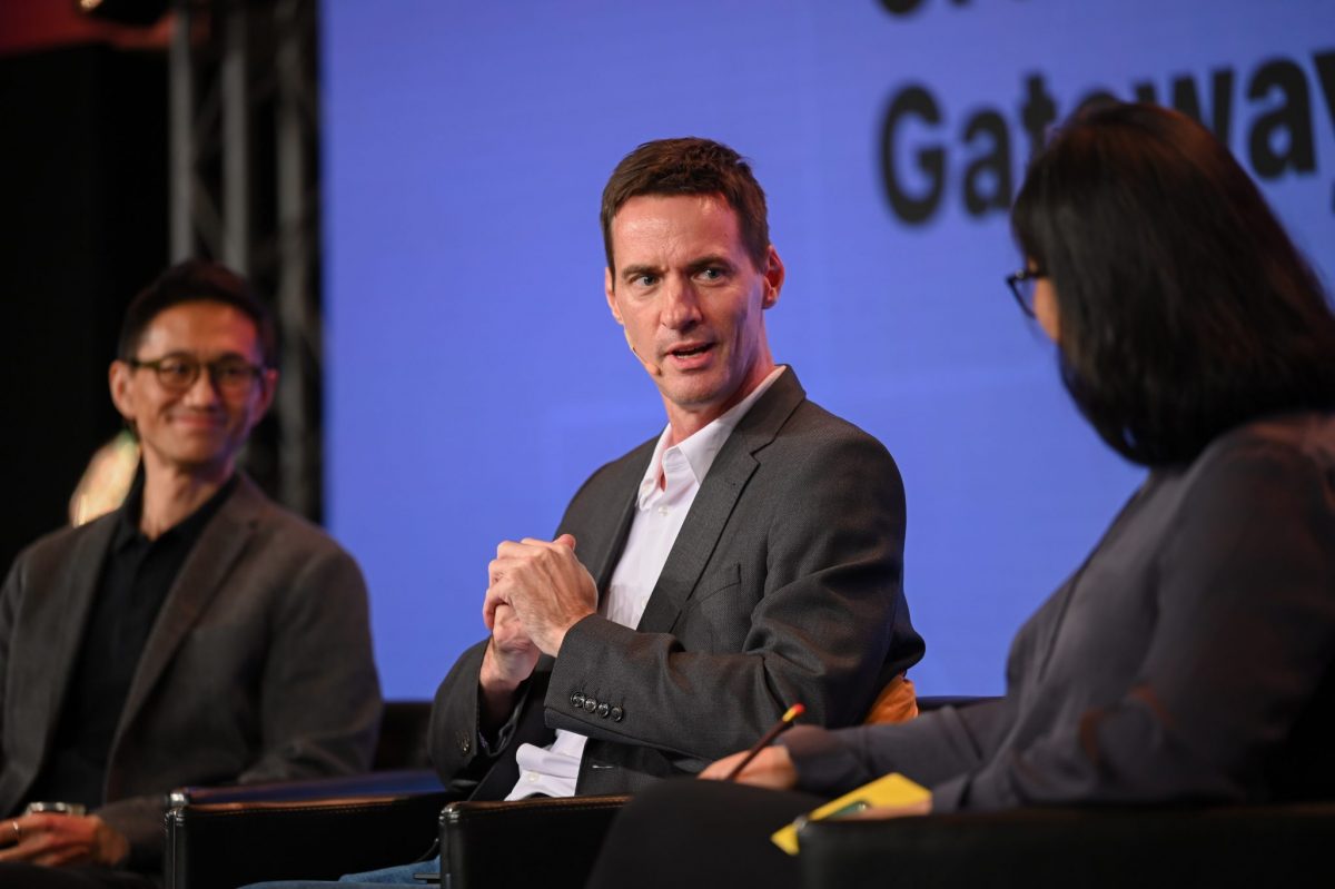 From left) Trip.com Chief Operating Officer Schubert Lou,  Wego CEO Ross Veitch and Skift Asia Editor Peden Bhutia at Skift Global Forum East in Dubai on December 15, 2022.