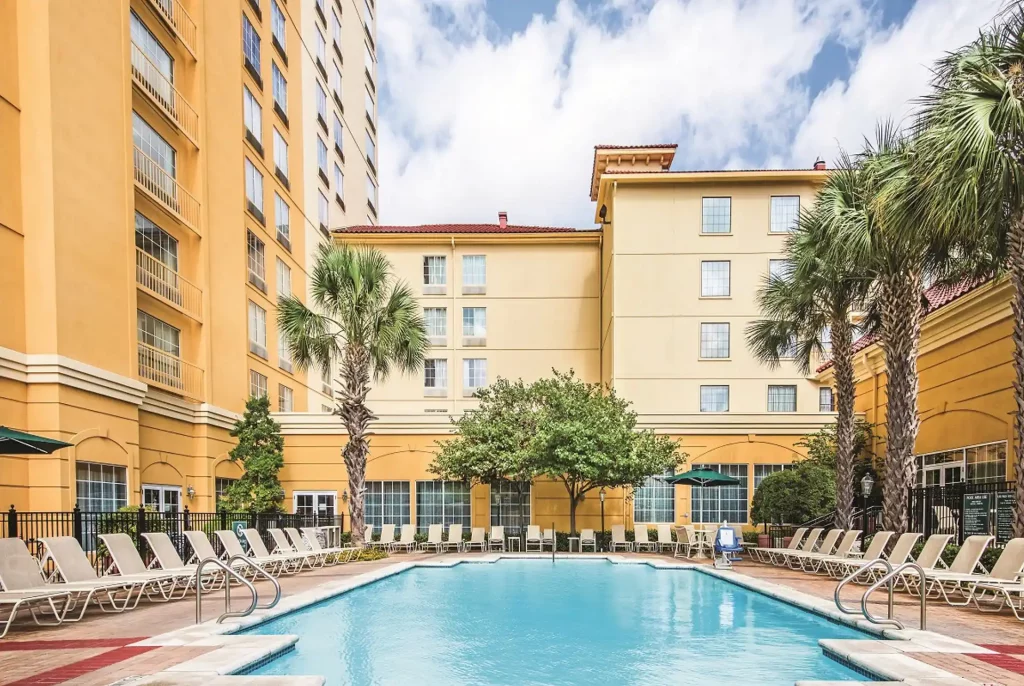 Pool area at La Quinta Inn & Suites by Wyndham San Antonio Riverwalk. Source: Wyndham.