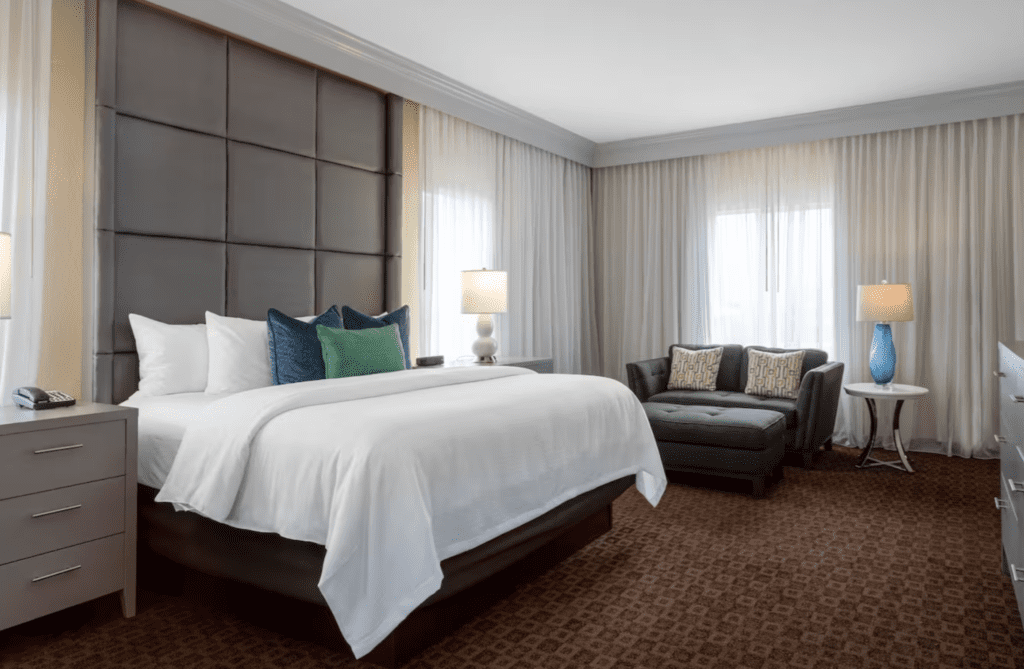 Guest room at Hawthorn Suites by Wyndham West Palm Beach. Source: Hawthorn Suites.