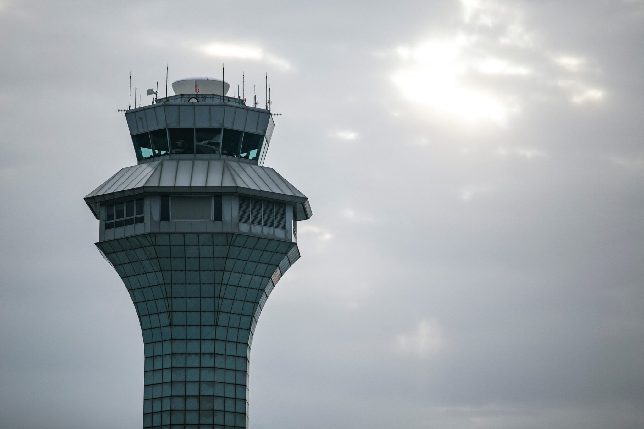 A view of the air traffic control tower at O’Hare International Airport after the Federal Aviation Administration (FAA) ordered airlines to pause all domestic departures due to a system outage, in Chicago, Illinois, U.S., January 11, 2023. 