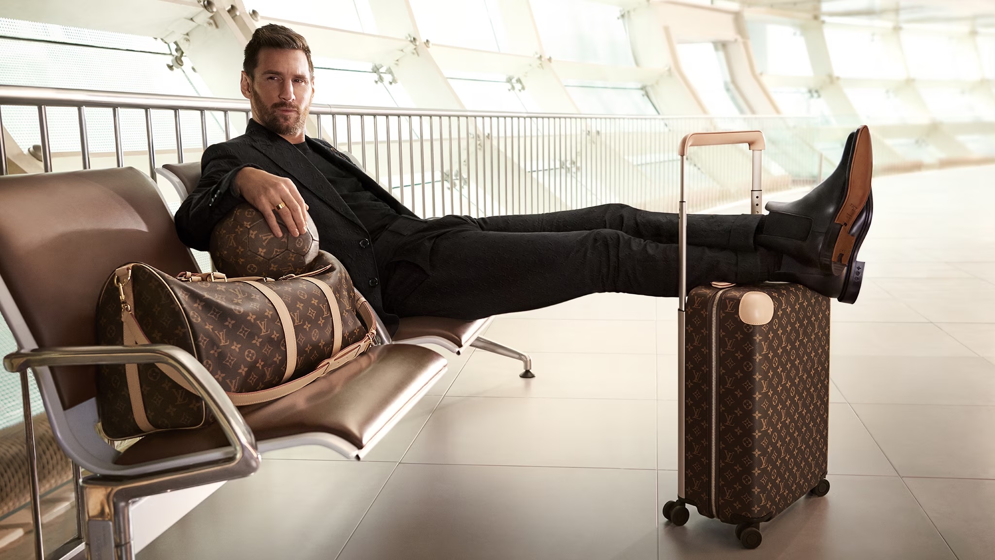 Tåre Økonomisk igen Lionel Messi Swaps Football Boots for Louis Vuitton in New Travel Campaign