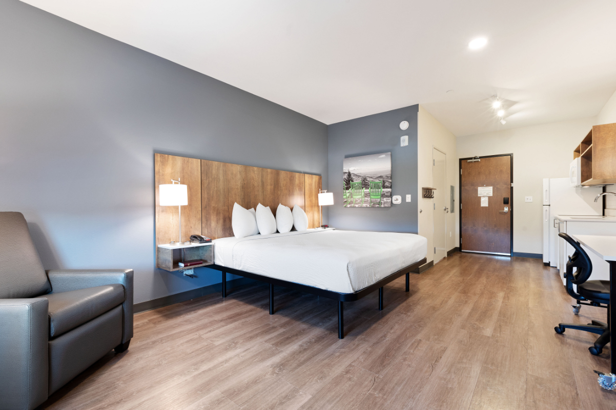 A room at new mid-priced brand Extended Stay America Premier Suites. Source: Extended Stay America.
