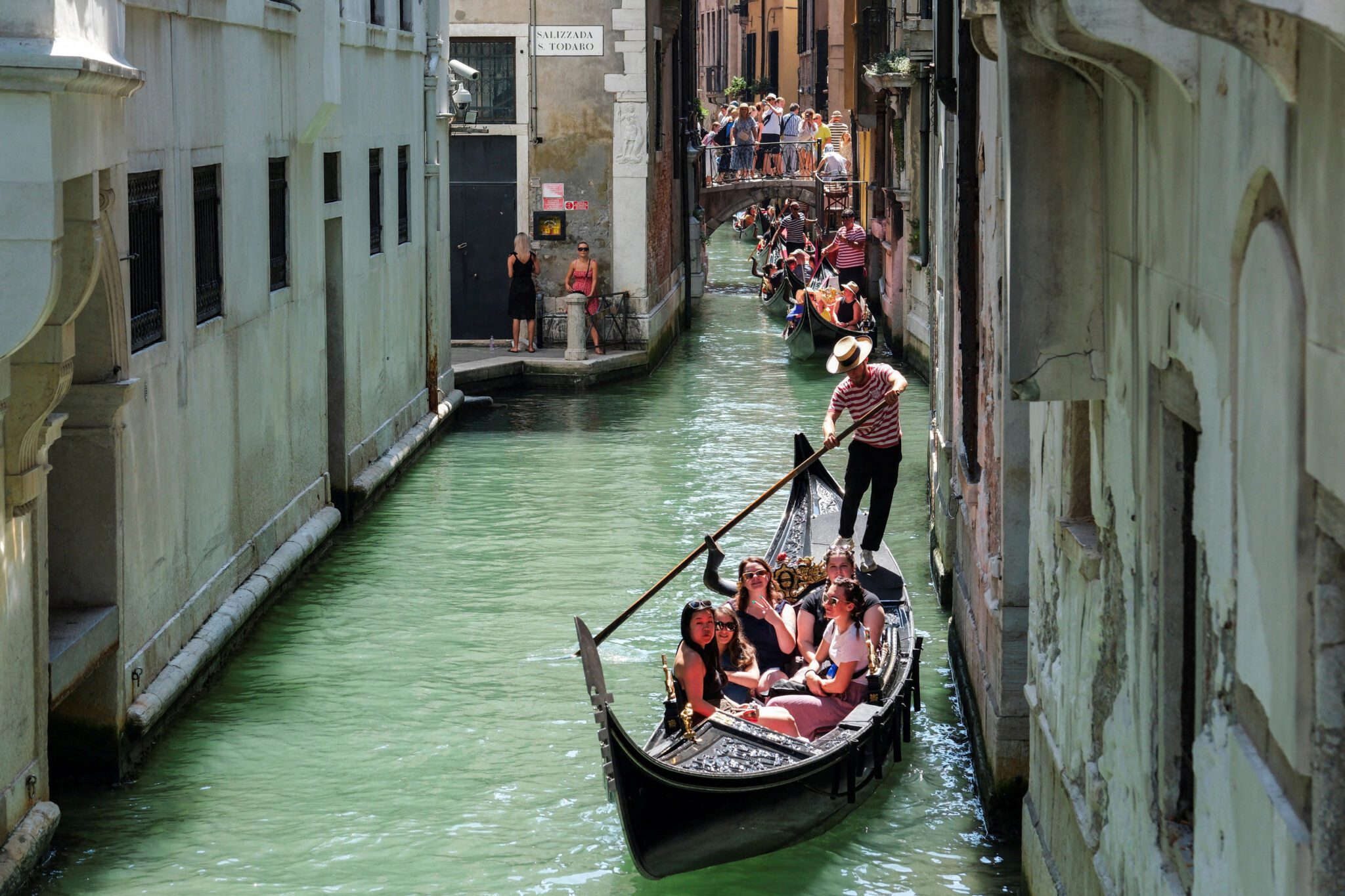 UNESCO beveelt aan om Venetië op de zwarte lijst te plaatsen om overtoerisme aan te pakken