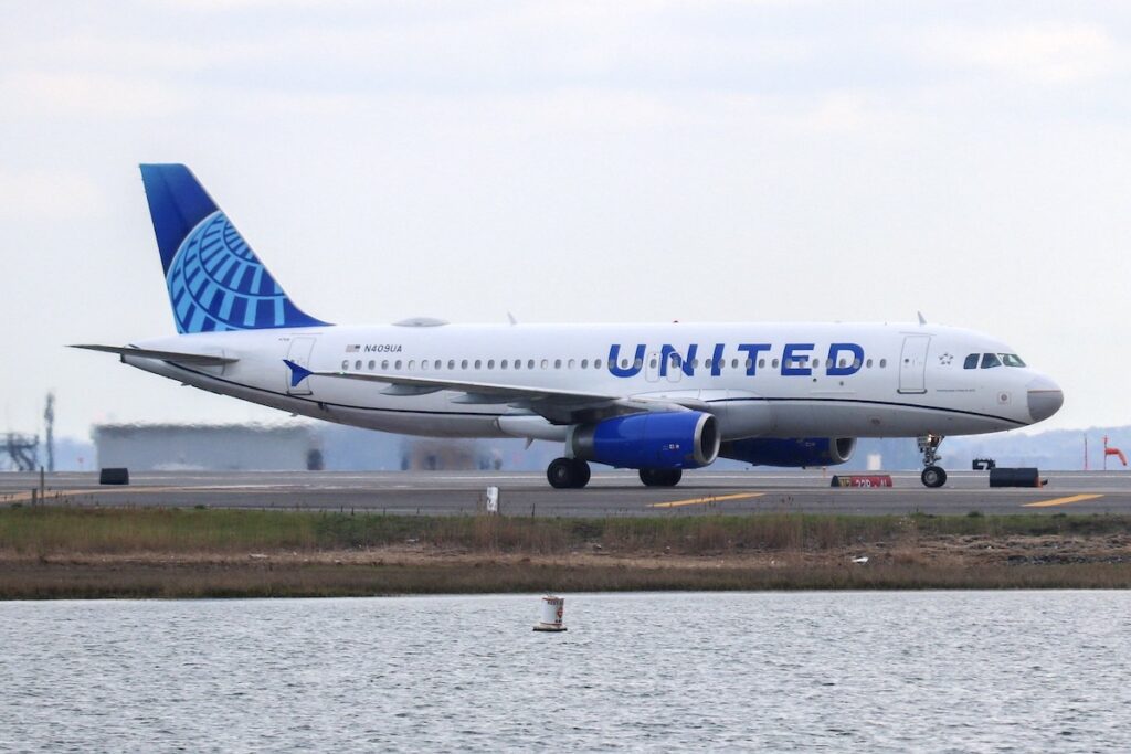 United Airlines Airbus plane