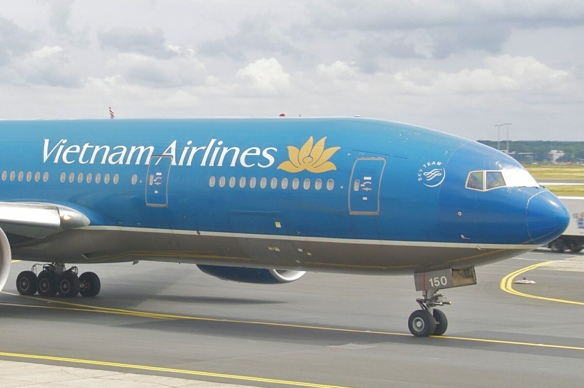 Vietnam Airlines has committed to a massive Boeing order.