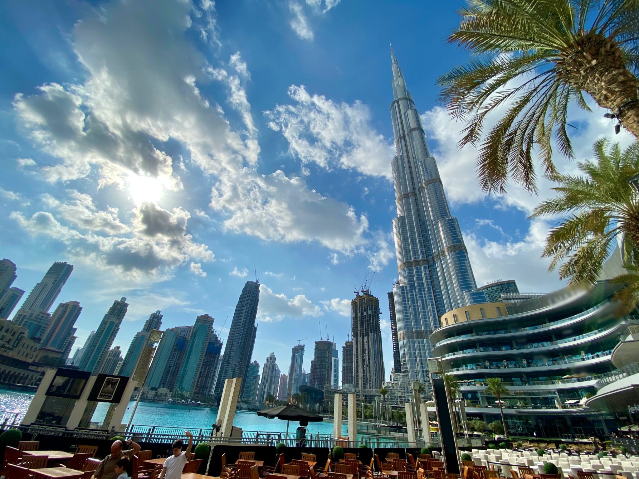 Dubai Mall and the Burj Khalifa. Credit: Unsplash