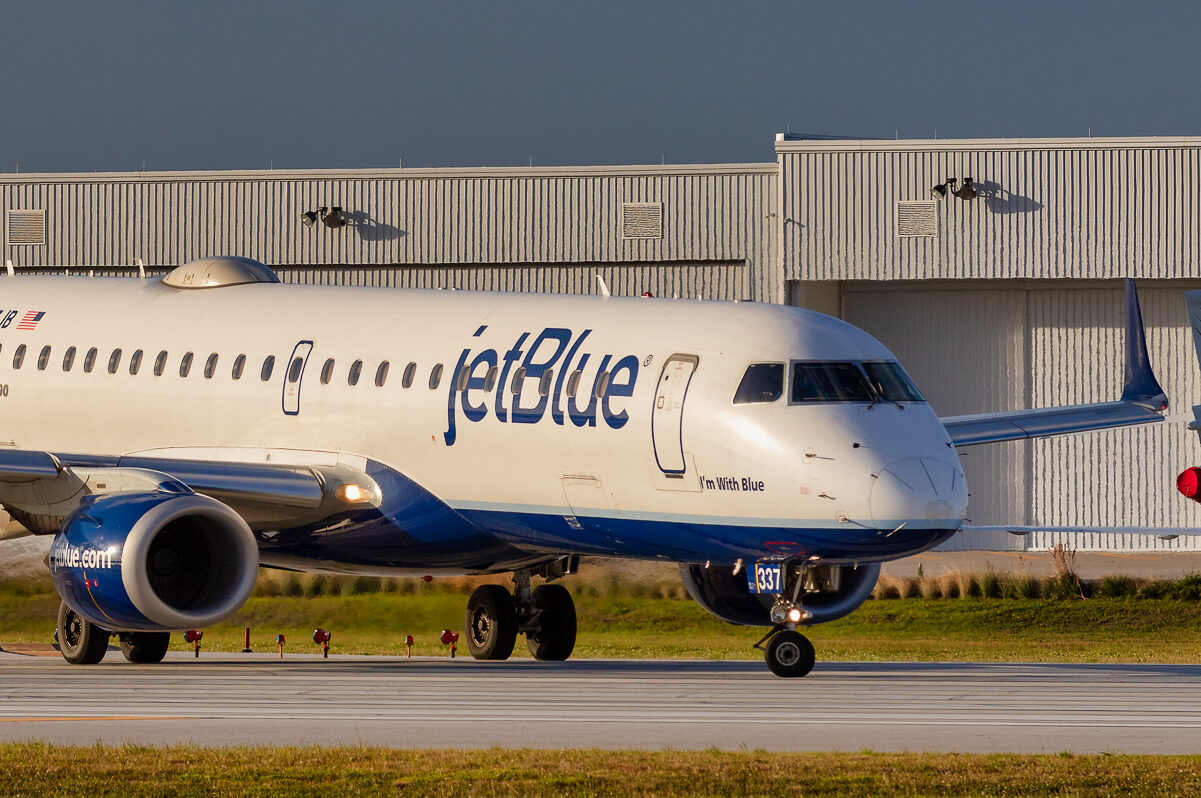 A JetBlue plane