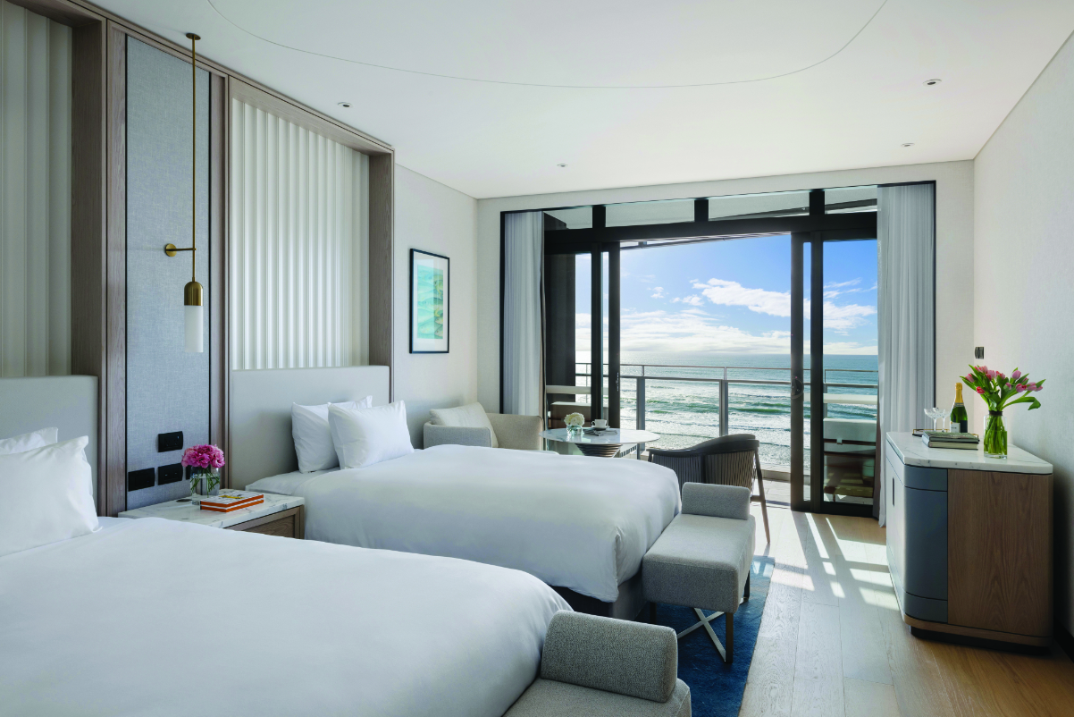 A Deluxe Ocean Twin guest room at The Langham Gold Coast luxury hotel in Australia. Source: Langham Hospitality.