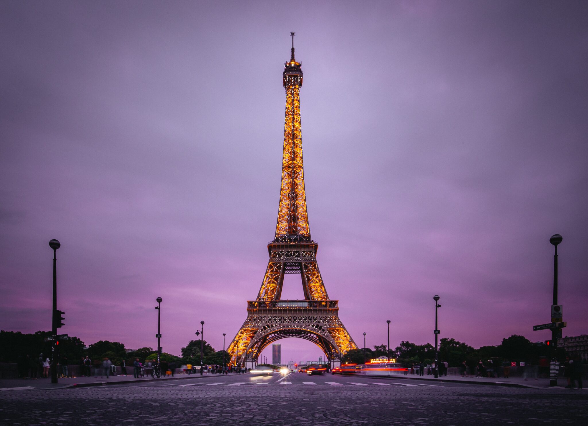 Paris Eiffel tower. Photographer: Denys Nevozhai. Source: https://unsplash.com/photos/UzagqG756OU