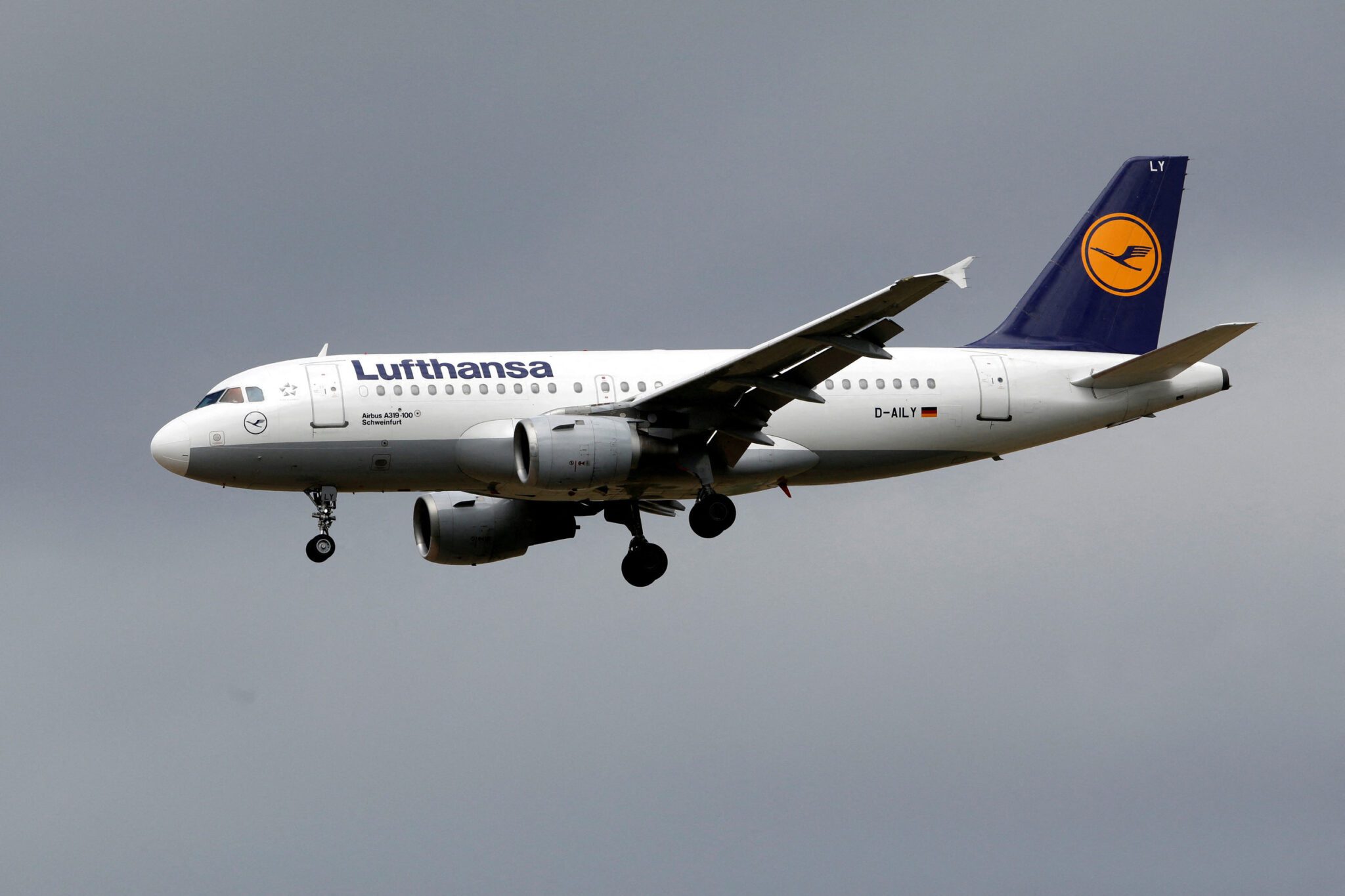 A Lufthansa Airbus A319 airplane lands at the Charles de Gaulle International Airport in Roissy, near Paris. 