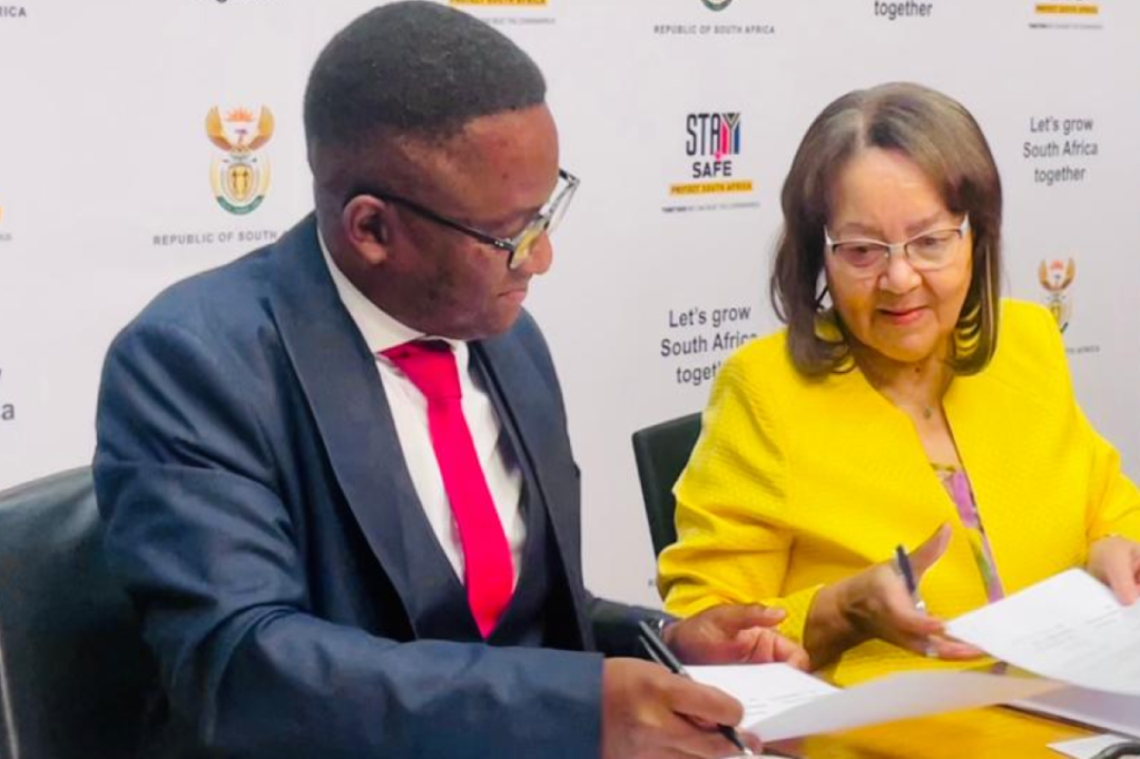 South African Minister of Tourism Patricia de Lille and Dr Alistair Mokoena, Country Director for Google South Africa signed the Agreement in Cape Town.