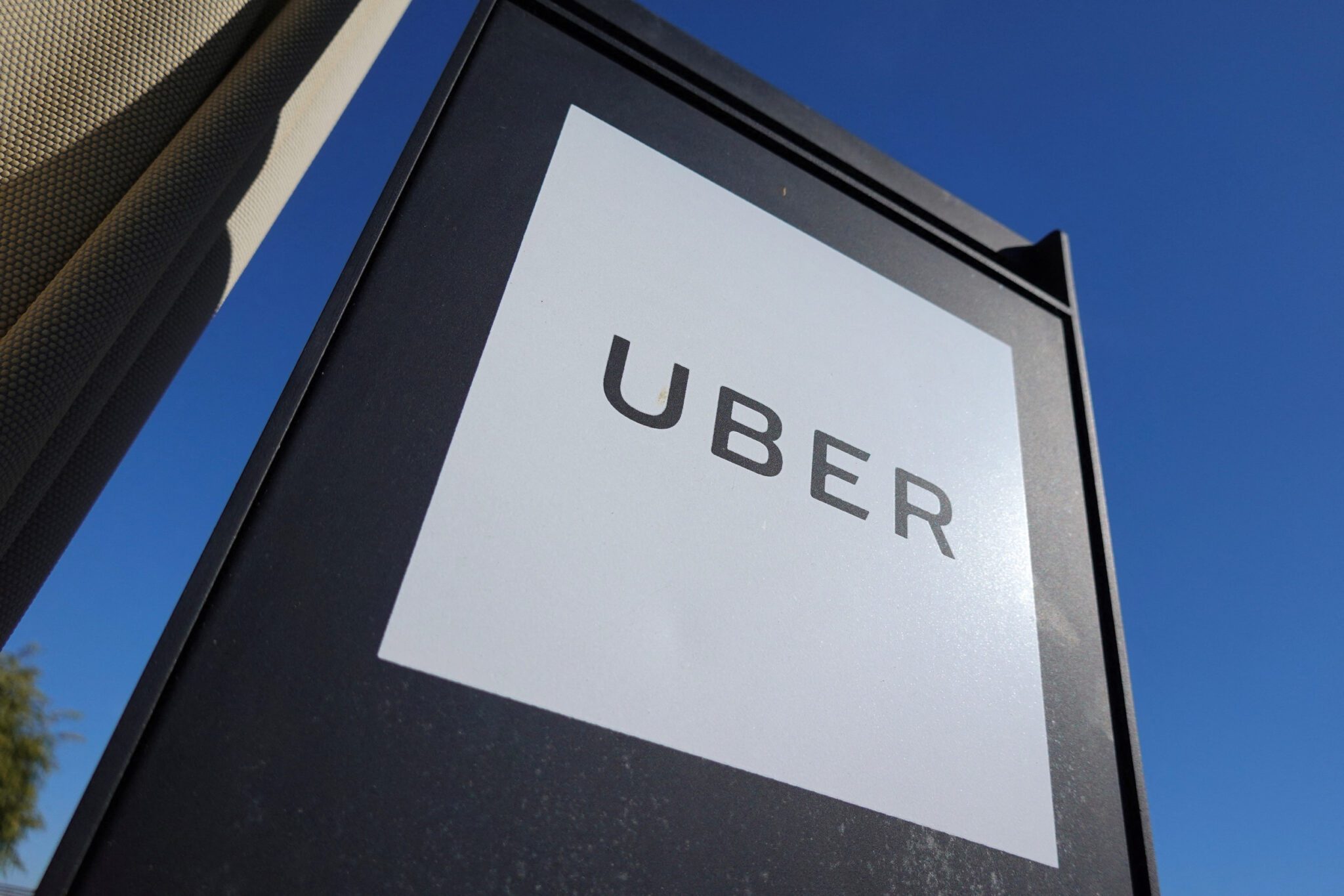 Uber envisions a strong fourth quarter. 