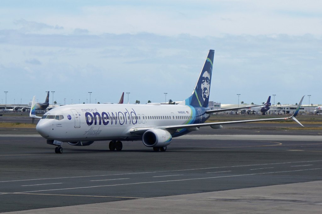 Alaska 737 in Honolulu, Hawaii