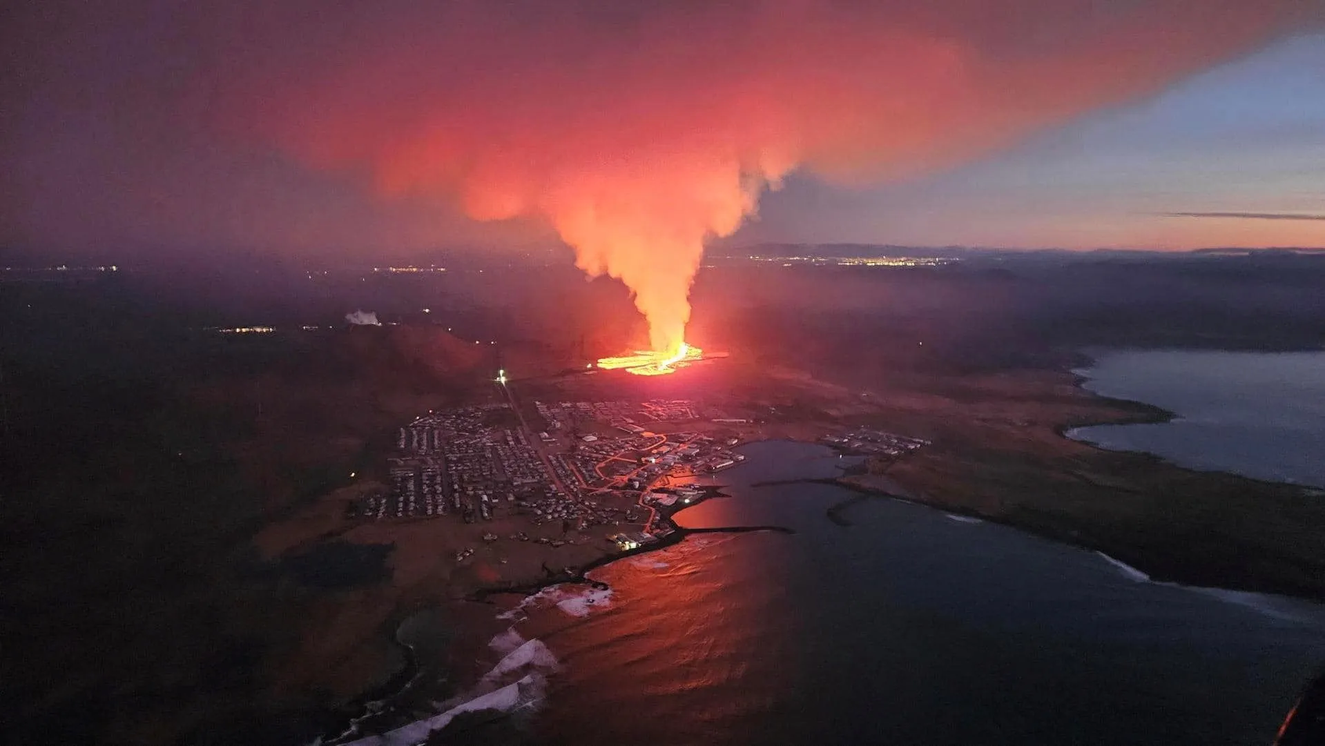 Iceland Volcano Eruption Causes Blue Lagoon to Close Again