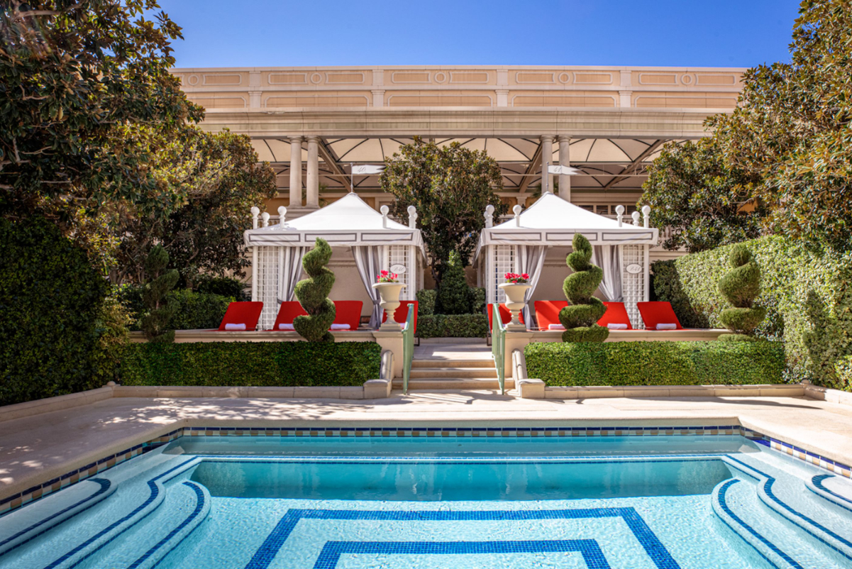 A cabana by a pool at the Bellagio hotel, an MGM Resorts property in Las Vegas. Source: MGM Resorts.