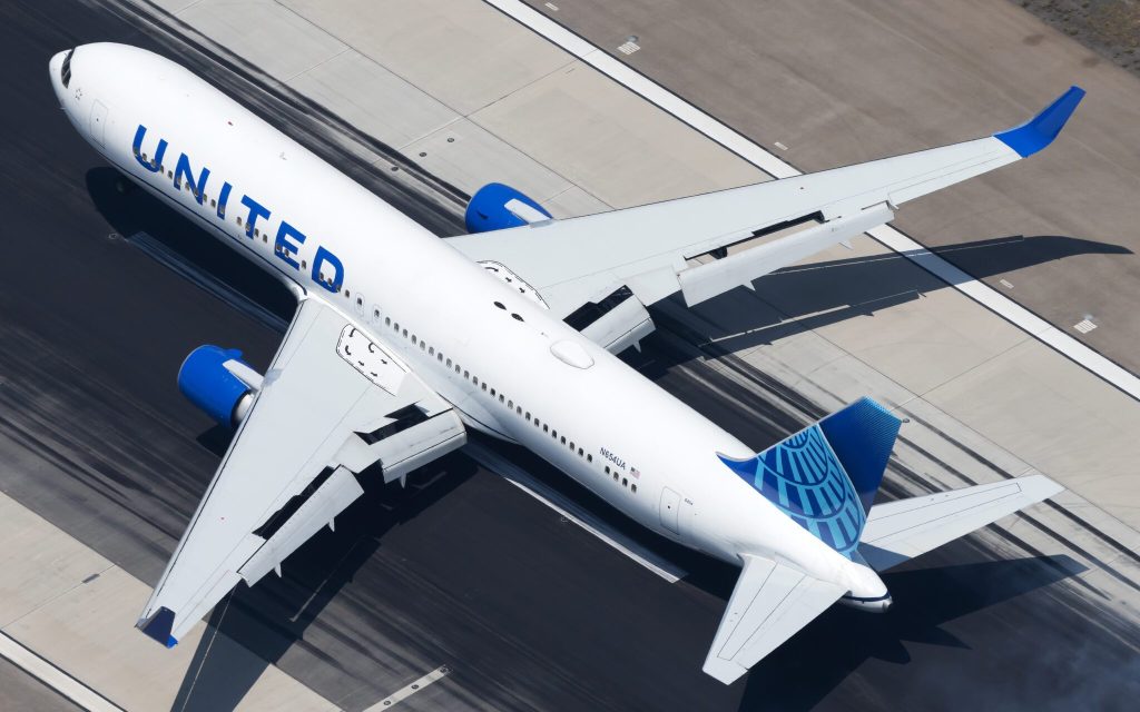 A United Airlines Boeing 767