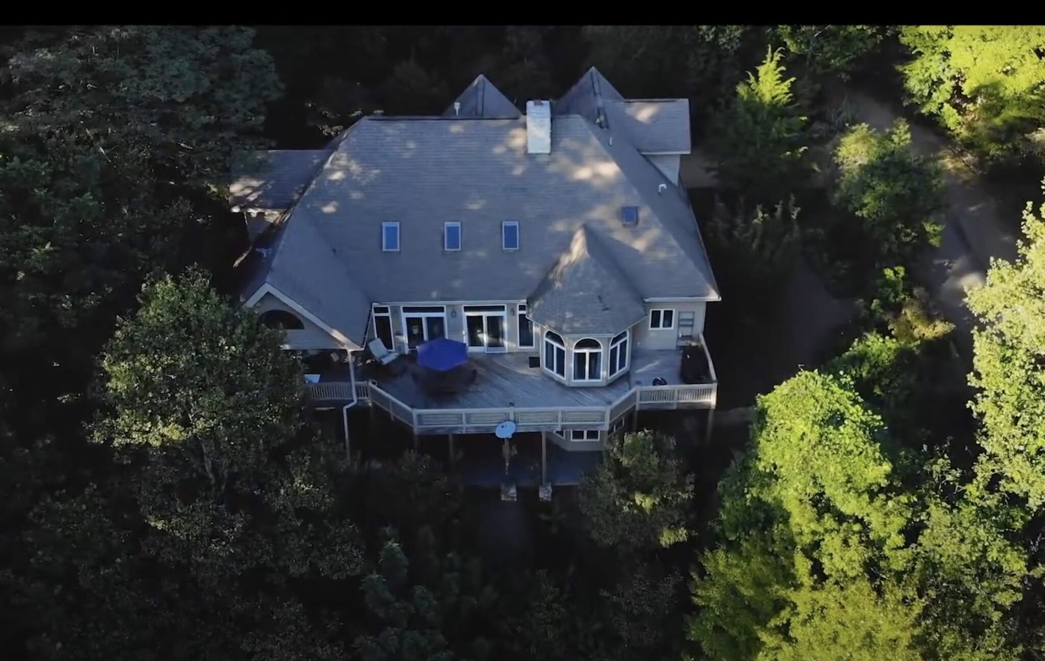 A luxury vacation rental in Ashville, North Carolina. Source: TravelNet Solutions/YouTube https://www.youtube.com/watch?v=Rf0l1fM_A44
