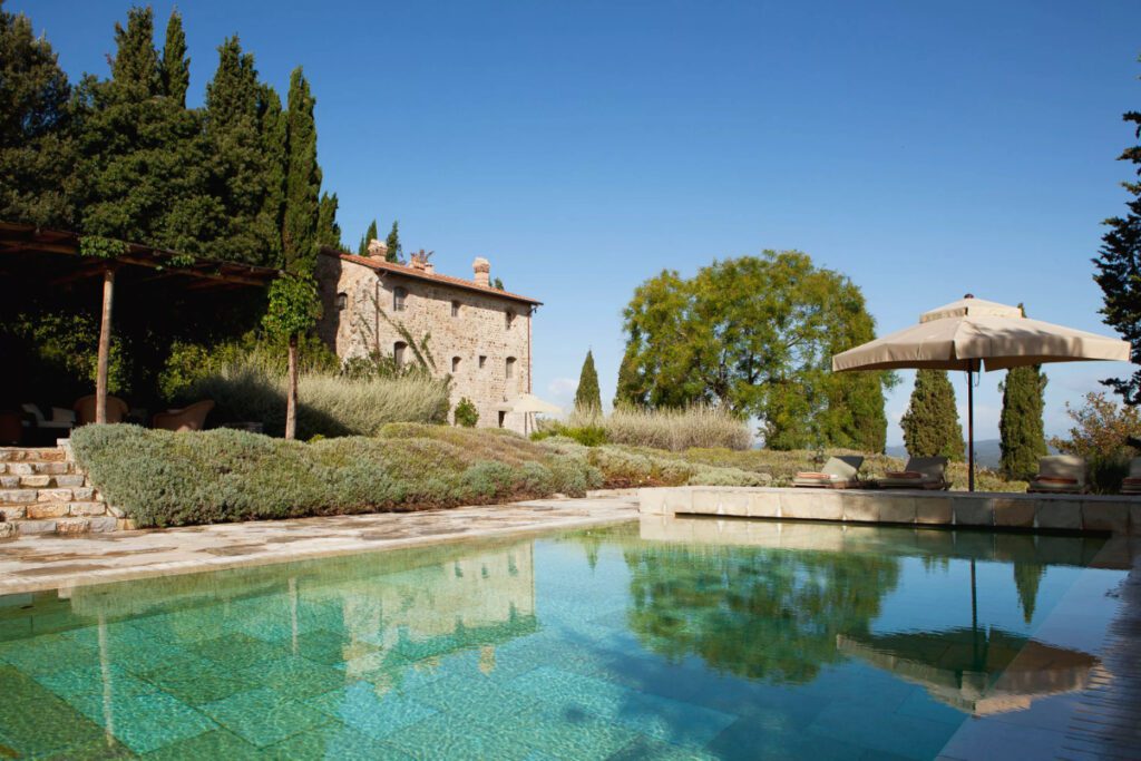 infinity pool source villa castello