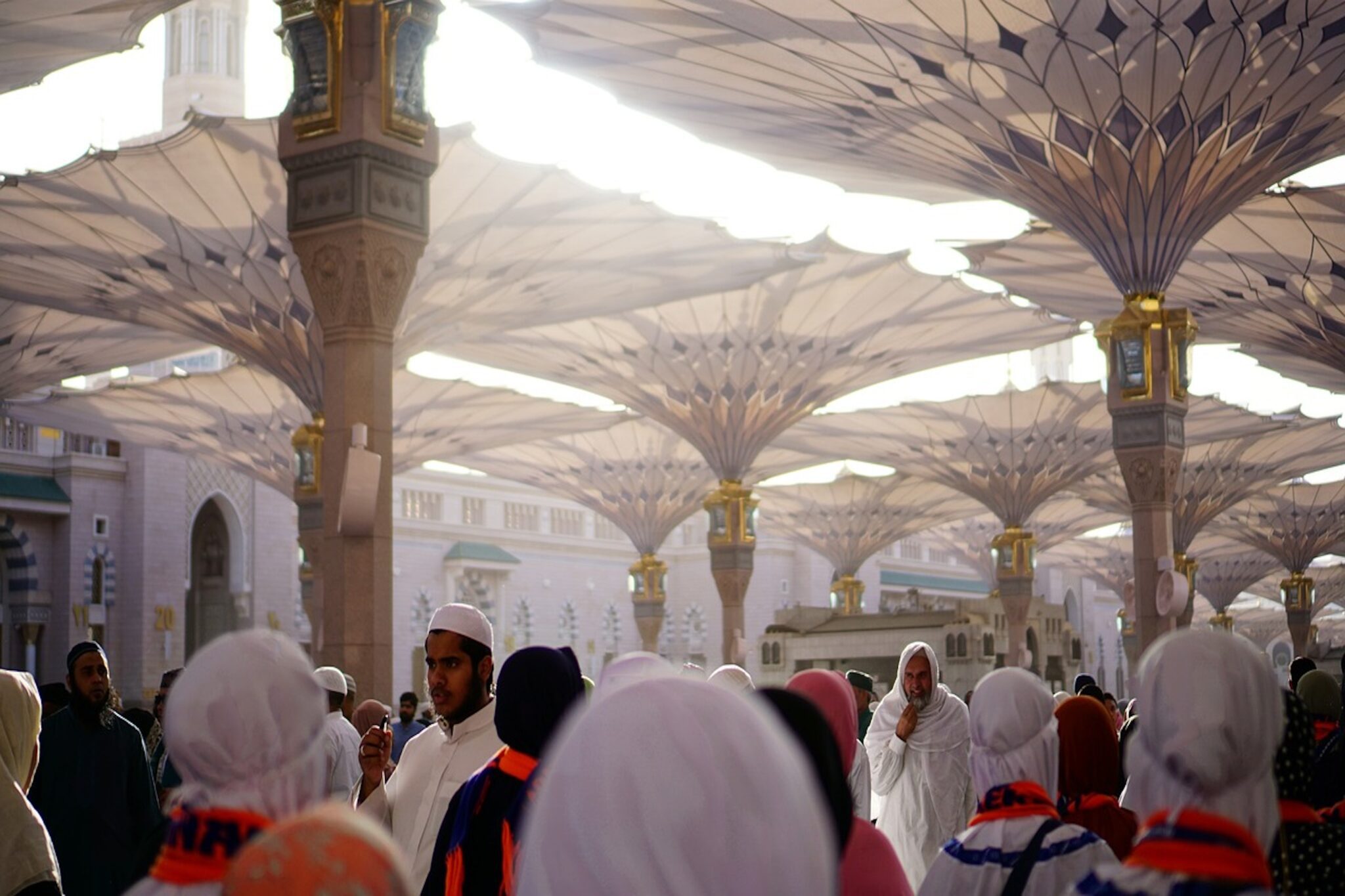 Over 1,000 Die in Hajj Pilgrimage Amid Global Heatwave